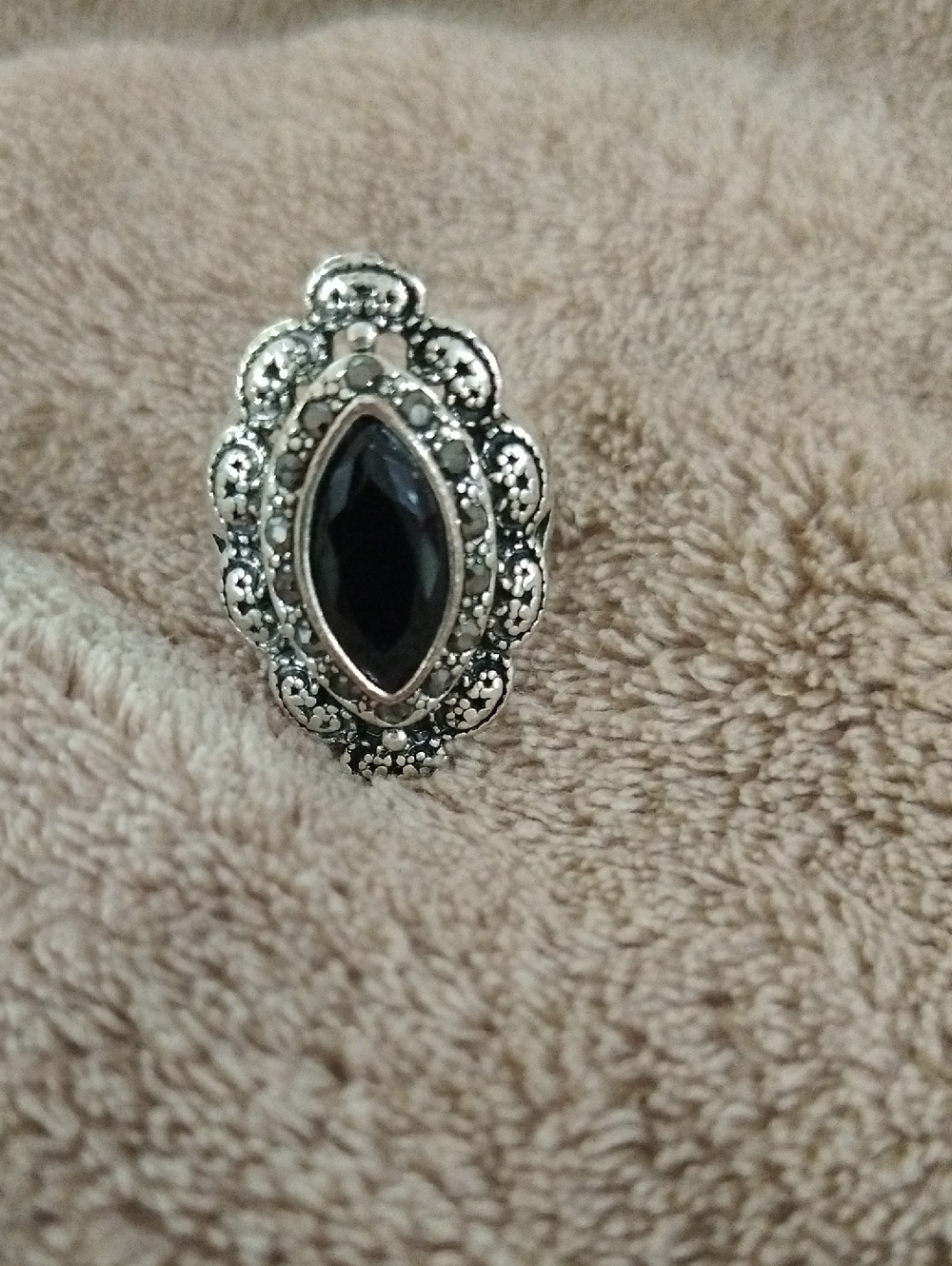 Vintage-Style Black Stone Silver Cocktail Ring Size 8.5